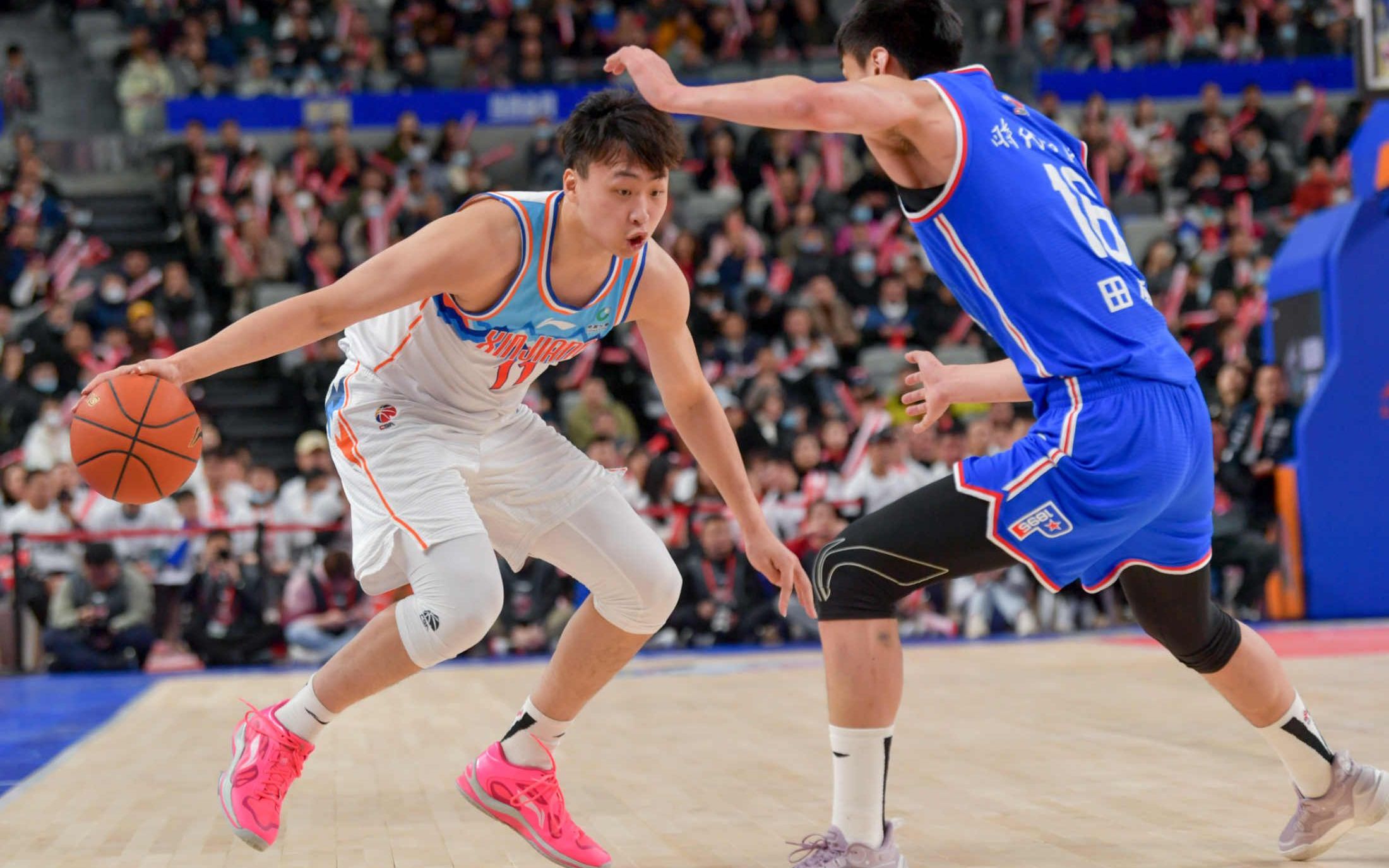 九游体育官网-新场馆训练首秀，球队备战迎来新挑战的简单介绍