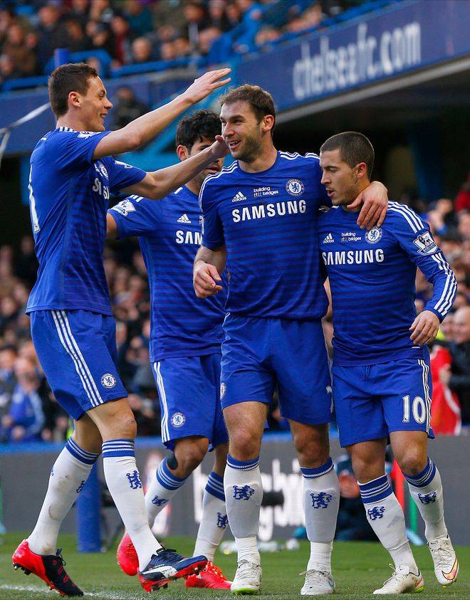 关于红蓝对决！足球重量级对抗火辣展开的信息