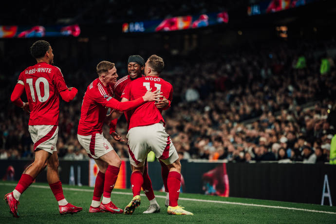 -包含热刺主帅对阵对手举措不当，球队疲于应战的词条