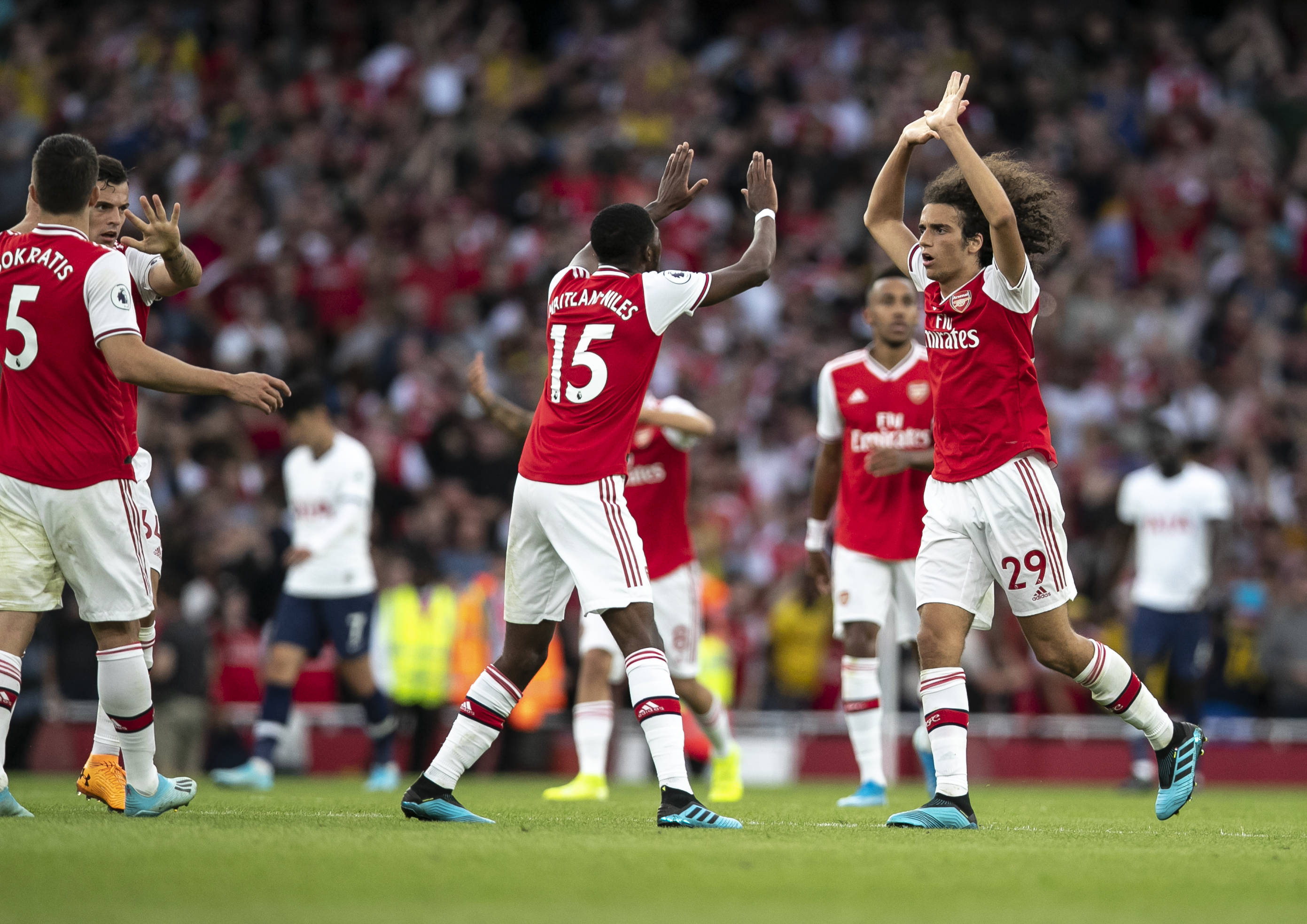 多特蒙德主场大胜阿森纳，士气高涨