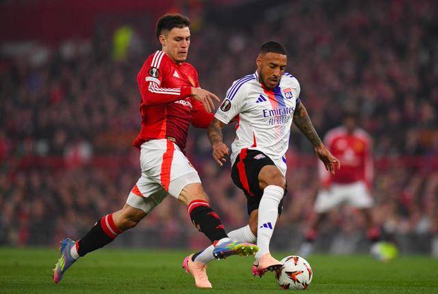 曼联客场不敌对手，领先优势逐渐缩小的简单介绍