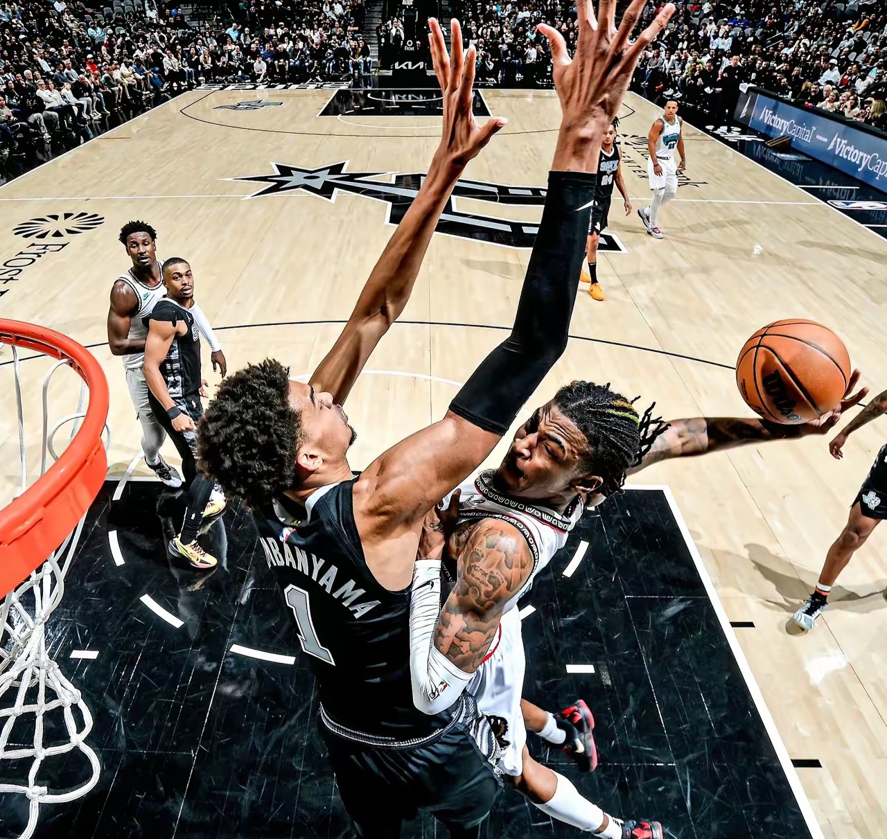 九游体育-包含森林狼战胜马刺，维金斯精准射中致胜一球的词条