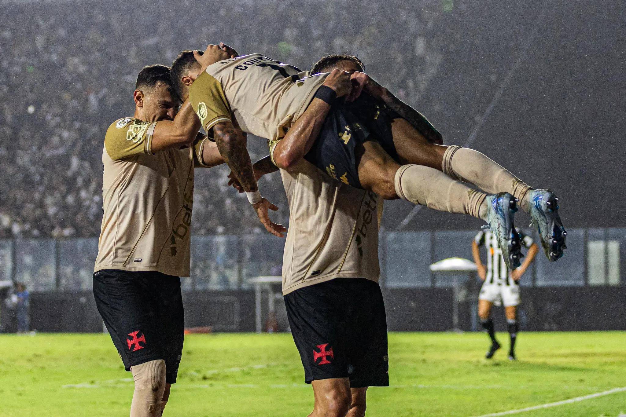 关于巴西队力克对手成功晋级到下一轮的信息 关于巴西队力克对手成功晋级到下一轮的信息