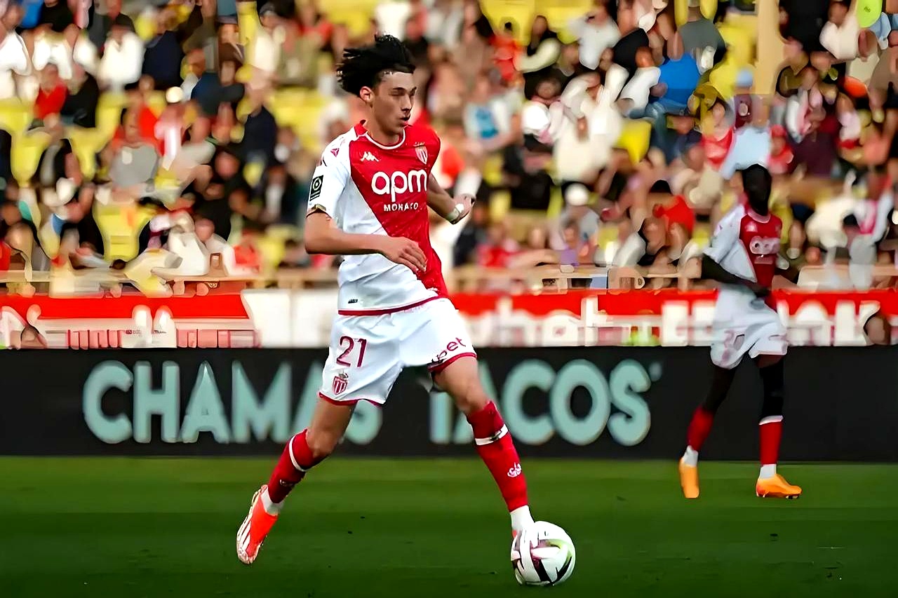 摩纳哥再度奋起，夺取比赛胜利的简单介绍