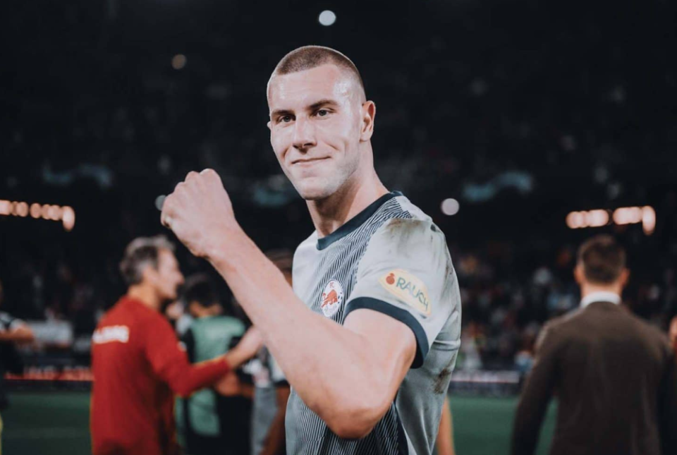 九游体育中国官网-AC米兰腾飞：新援发威，球队士气高昂排名攀升