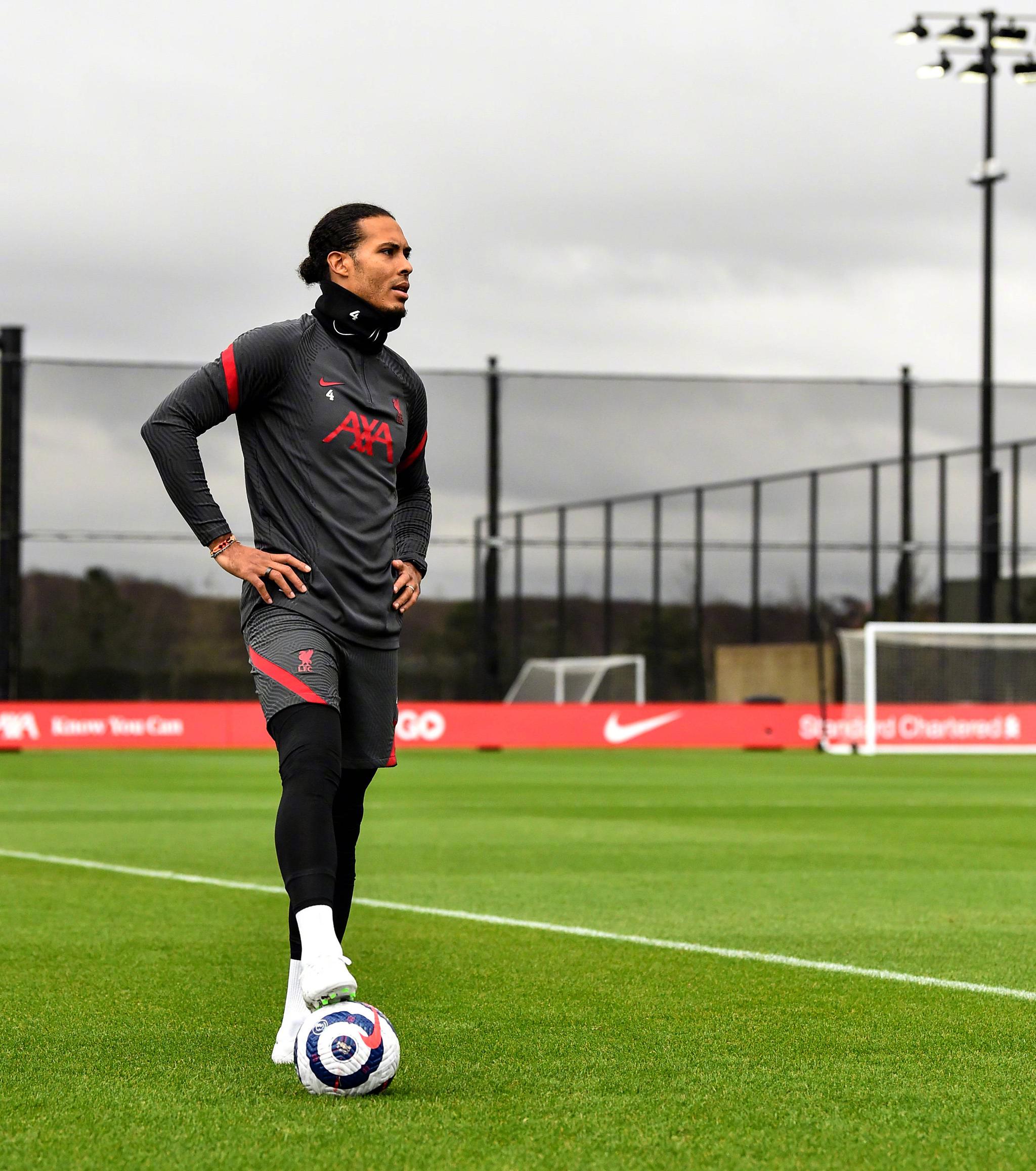 九游体育亚洲官网-卡昂俱乐部球员集体训练，努力提升整体实力的简单介绍