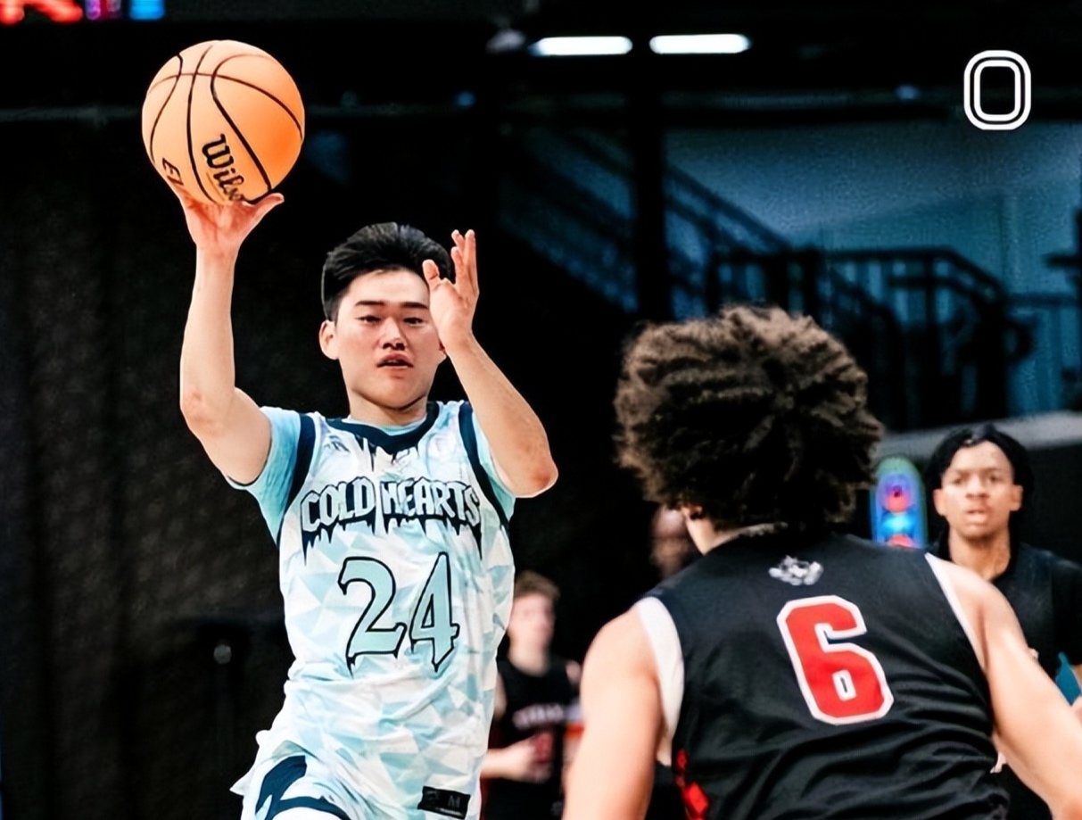 亚洲优秀篮球员代表球队参加青年比赛，展现潜力的简单介绍
