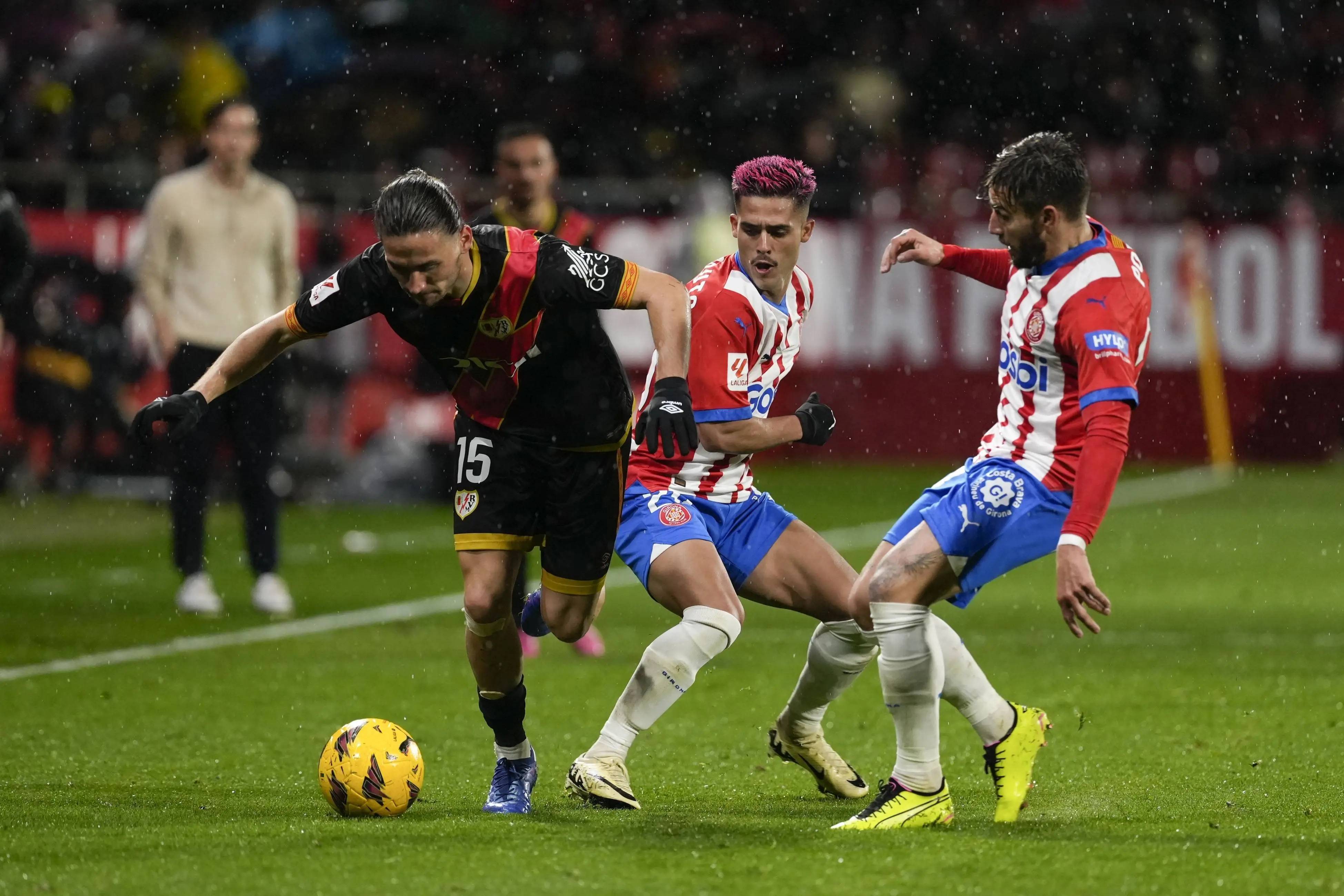 足球职业联赛中引发球迷热议的焦点战