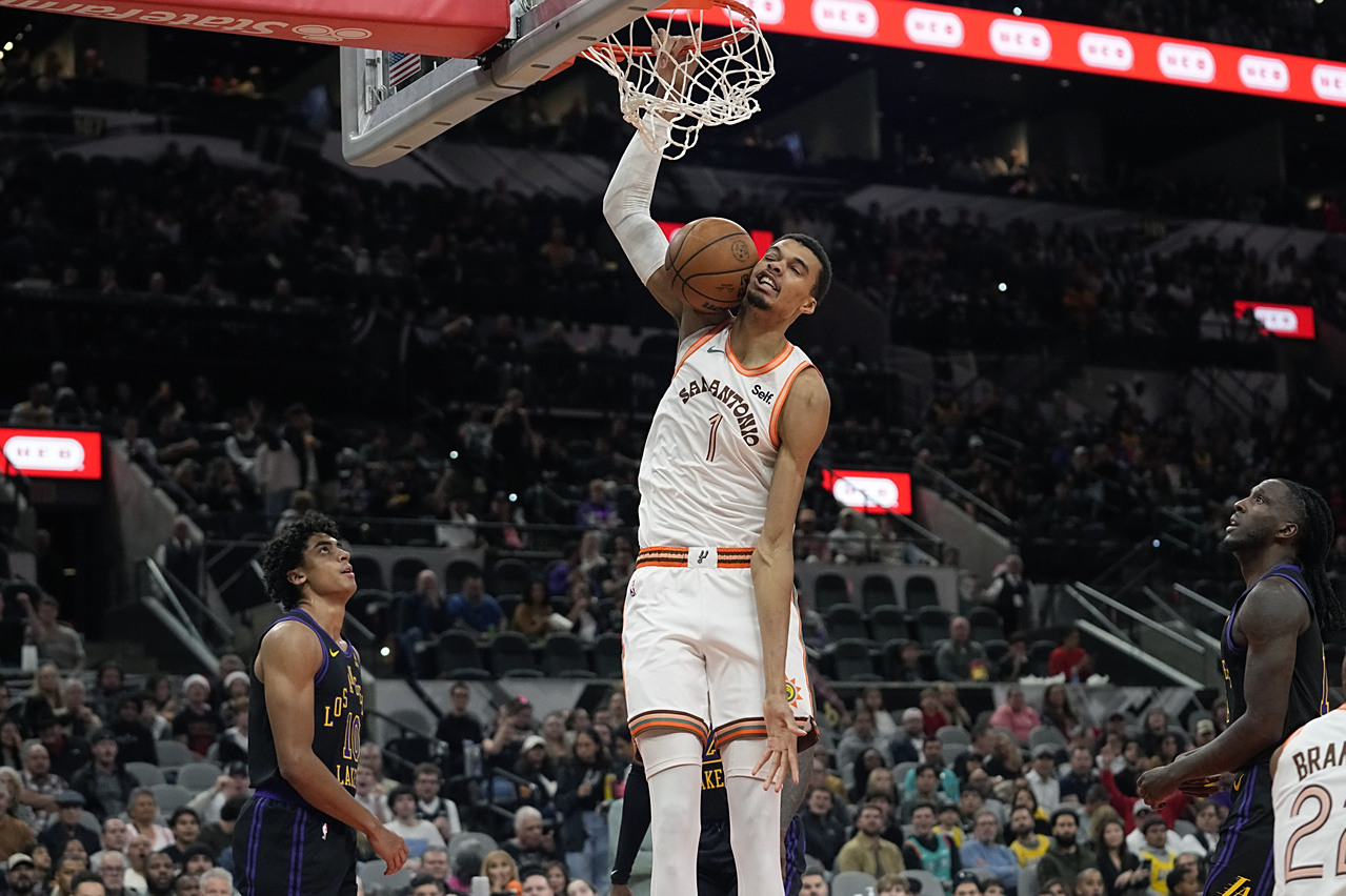 九游体育app-马刺队新秀威廉姆斯因受伤被拒绝上场