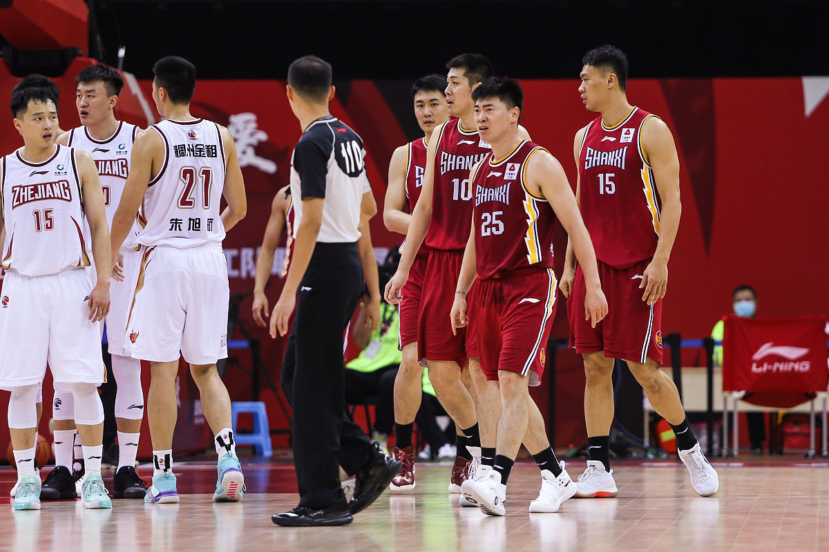 包含浙江男篮击败劲敌，全队庆祝胜利的词条