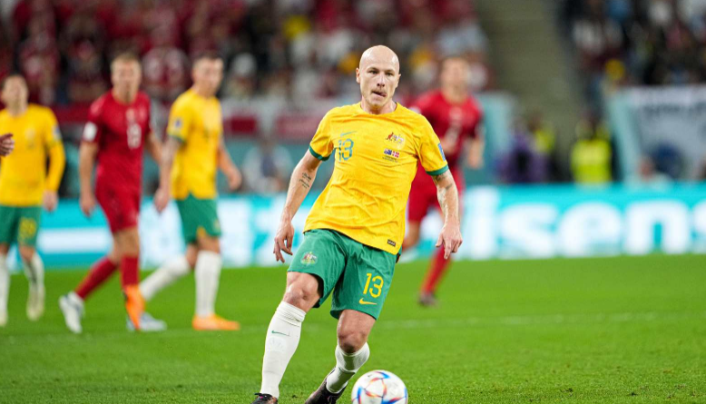 -关于澳大利亚球员因不当行为被罚，球队调整计划的信息