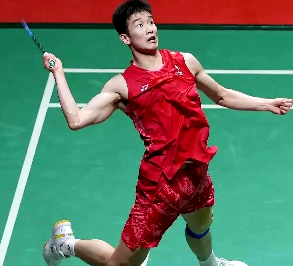 羽毛球选手吴嘉琪奋勇拼搏，成功进入四强