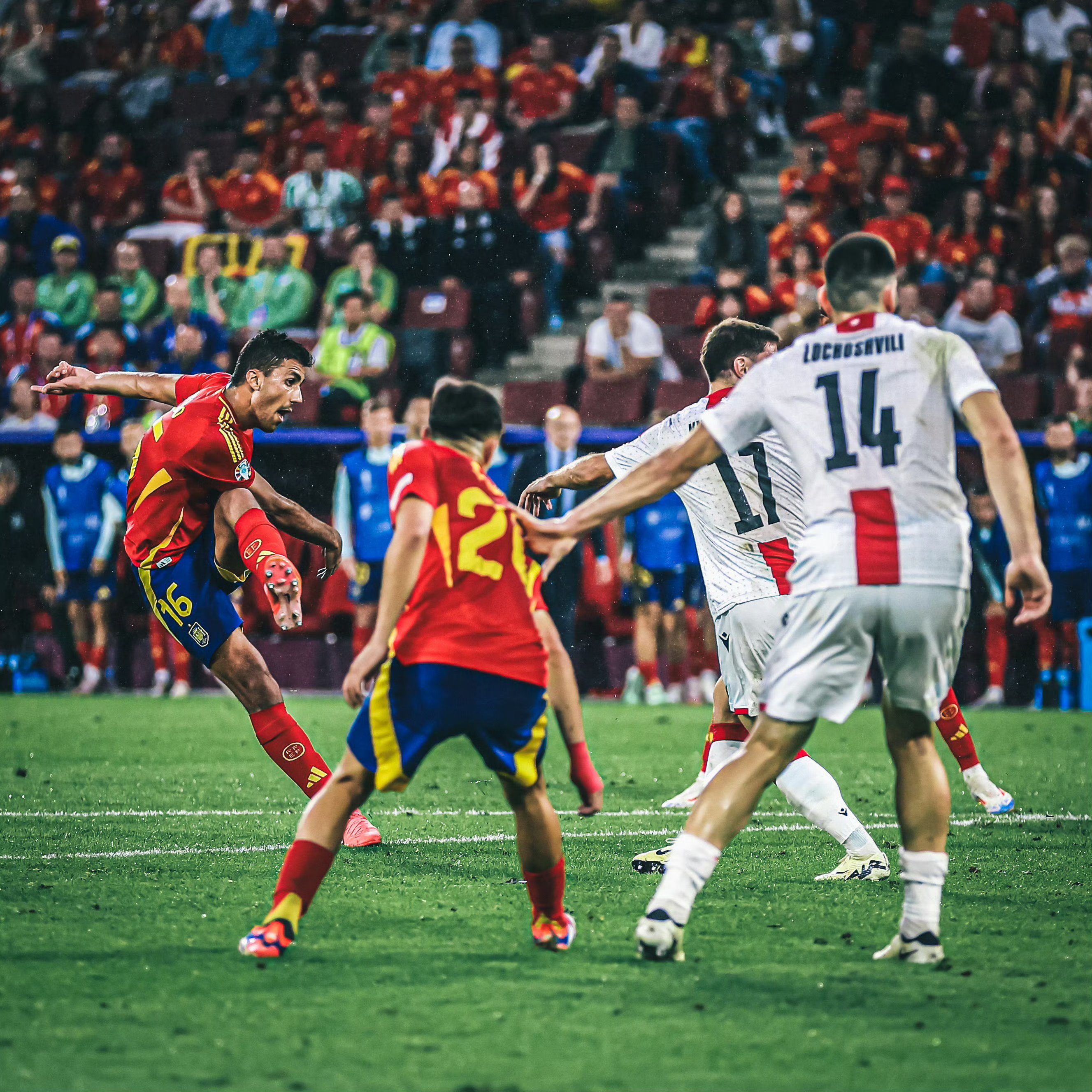 九游体育官网-欧洲赛场再掀风云，各队强弱对决