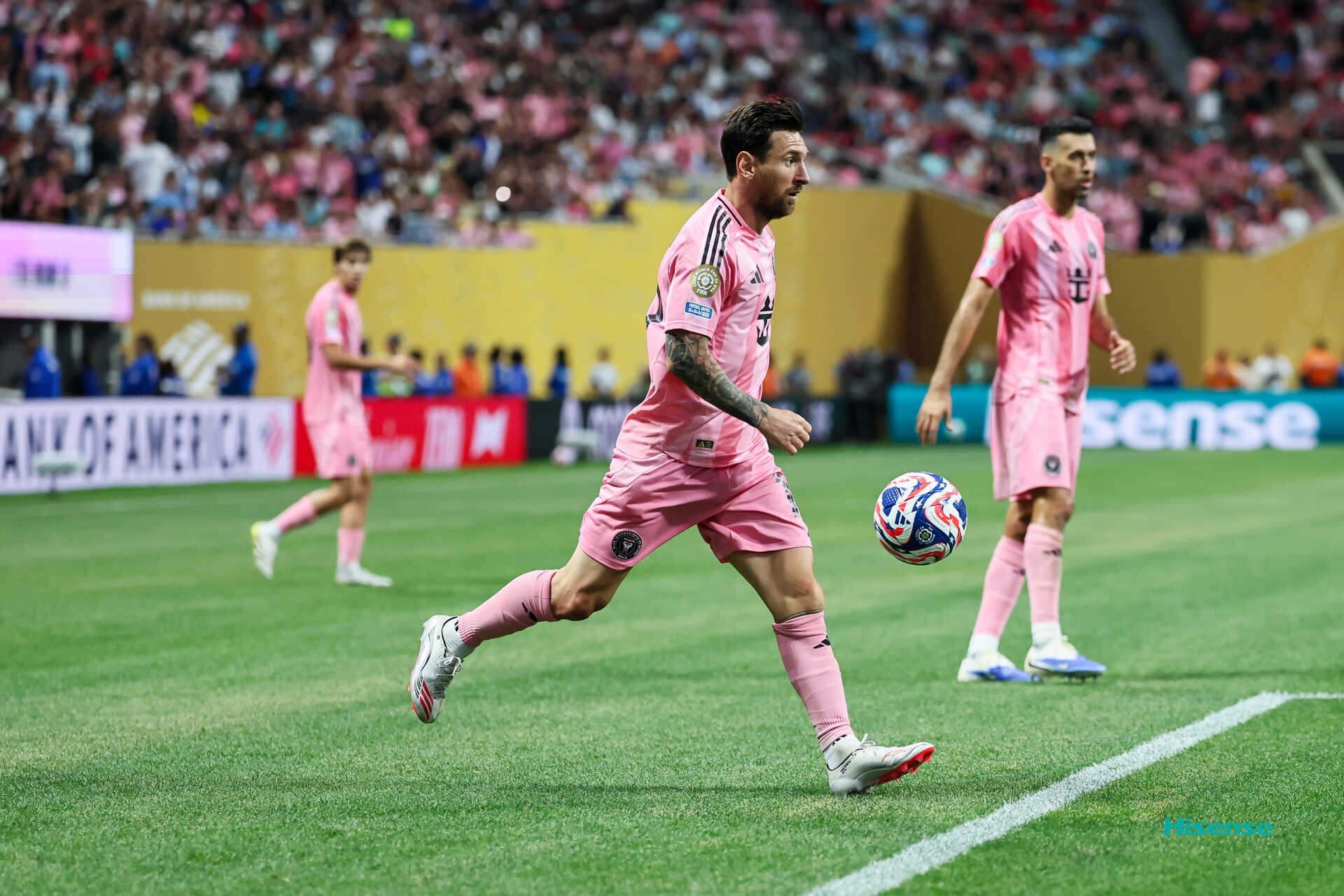 九游体育亚洲官网-精彩纷呈！一场国际足球赛事引发关注的简单介绍